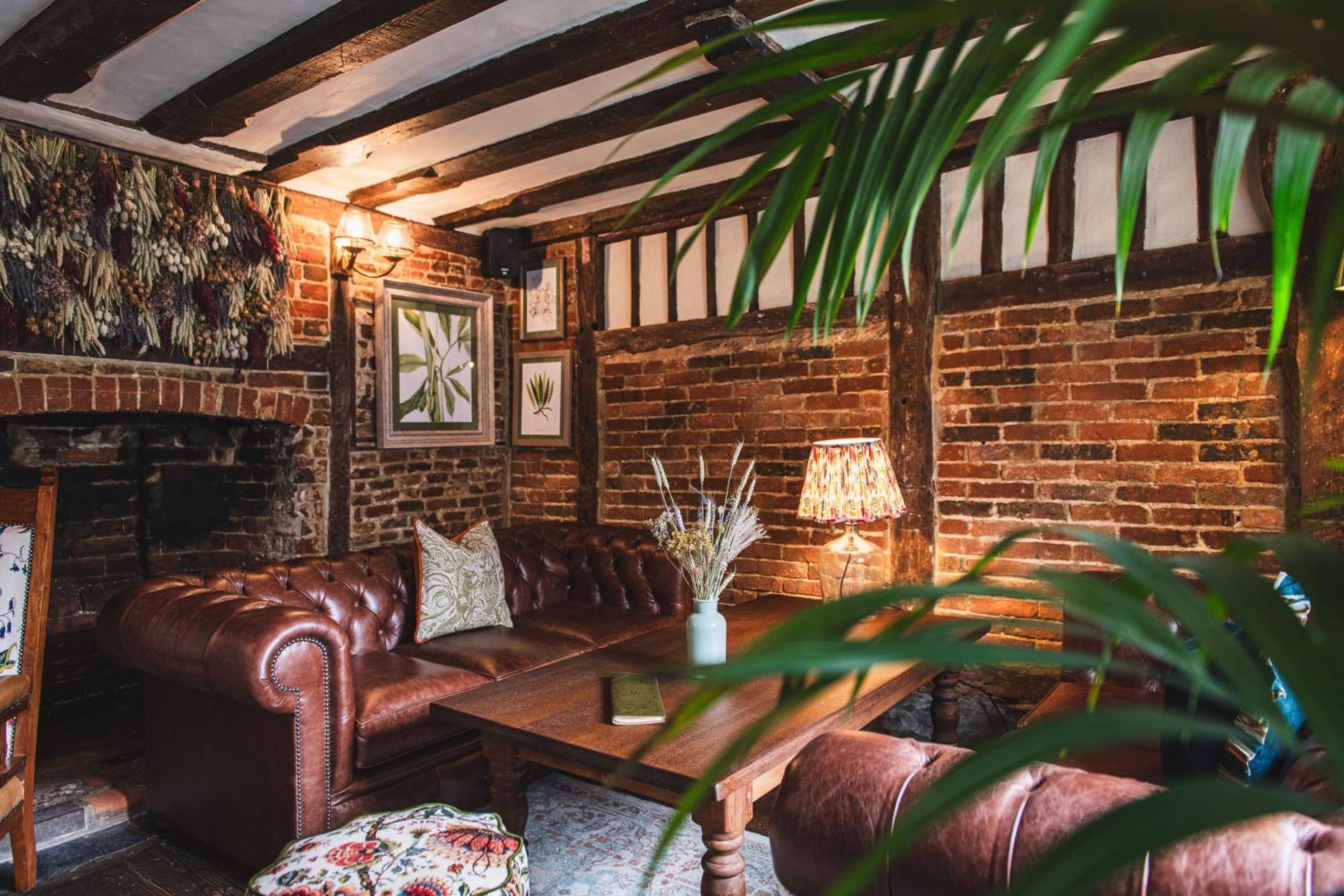 Bel And The Dragon-Odiham Hotel Exterior photo
