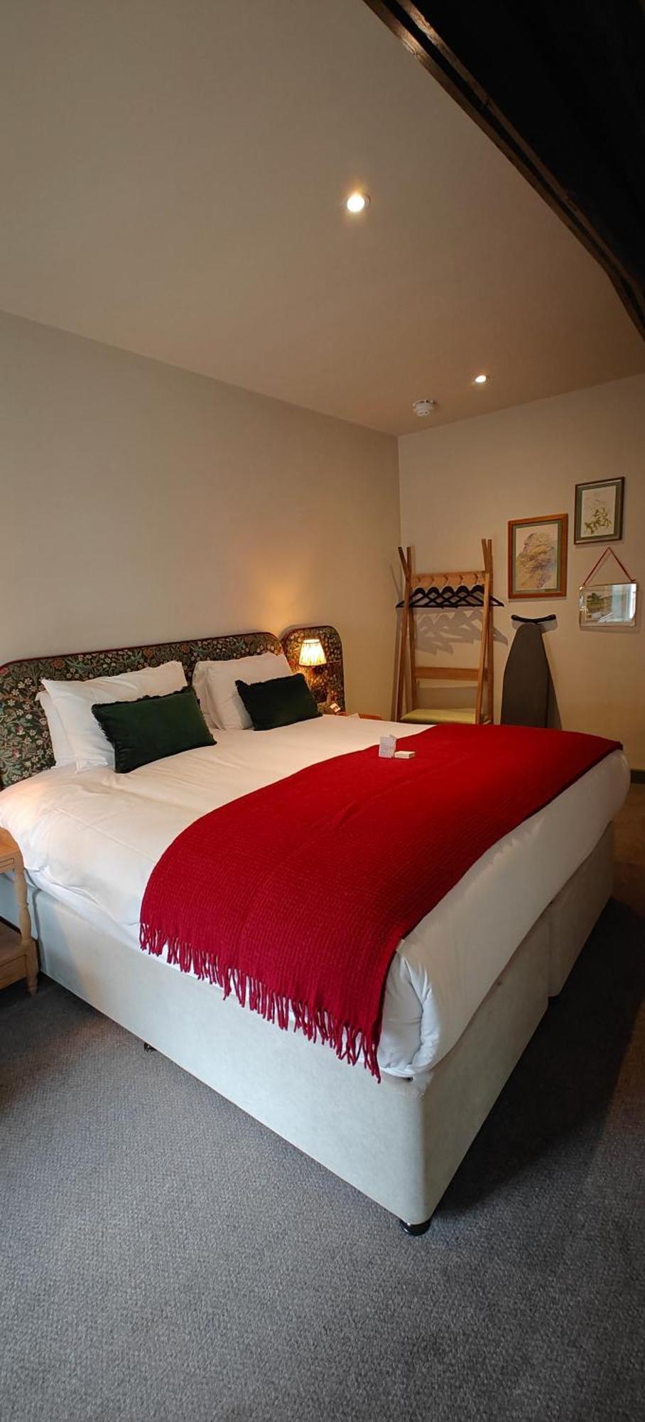 Bel And The Dragon-Odiham Hotel Exterior photo