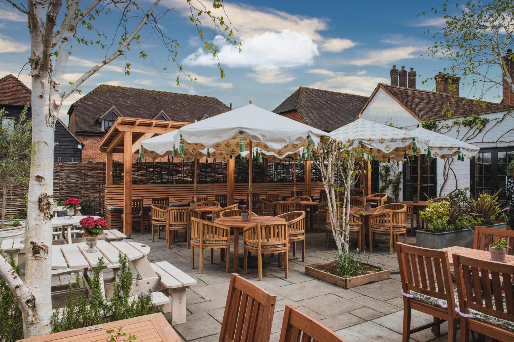 Bel And The Dragon-Odiham Hotel Exterior photo