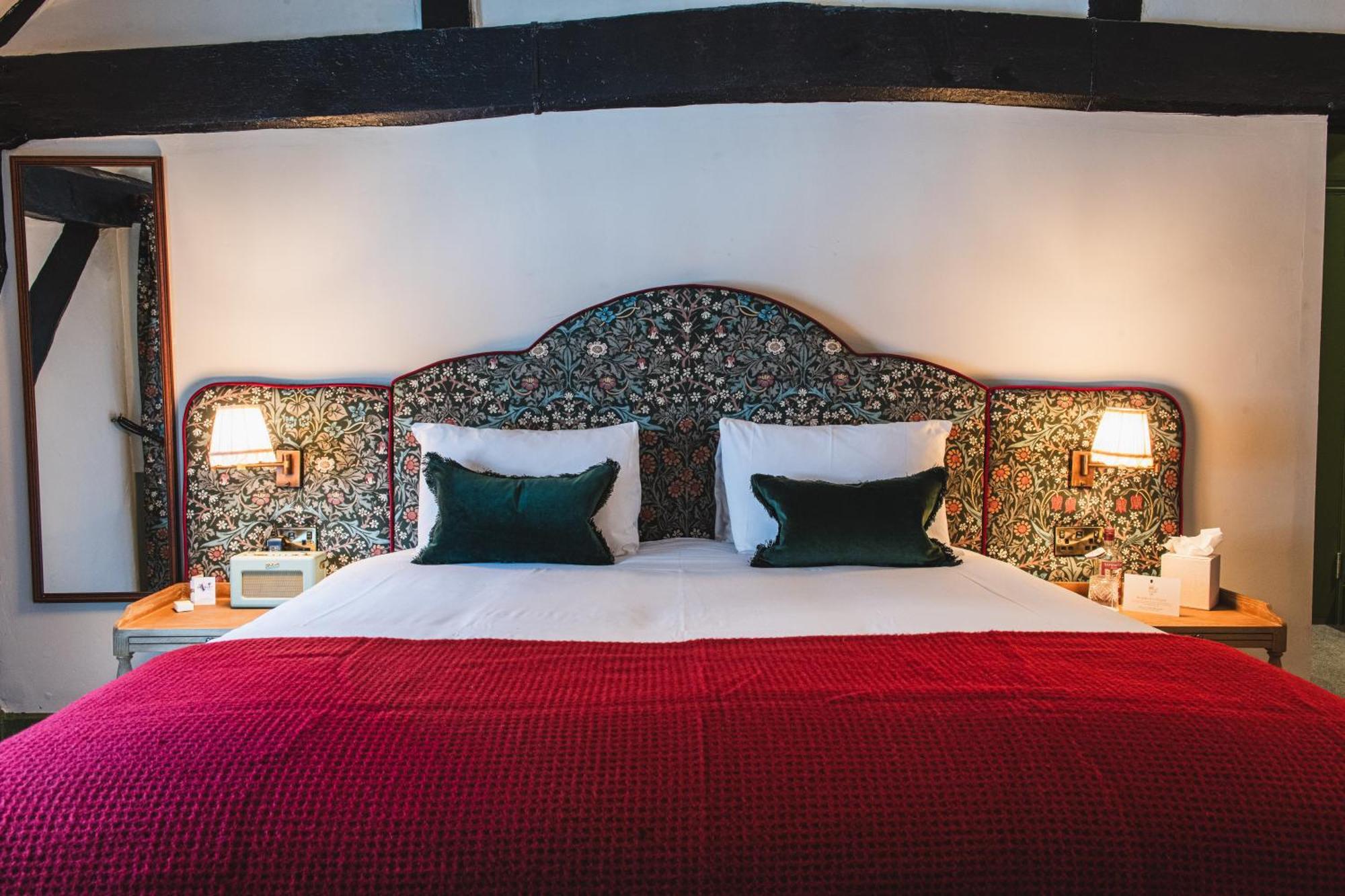 Bel And The Dragon-Odiham Hotel Exterior photo