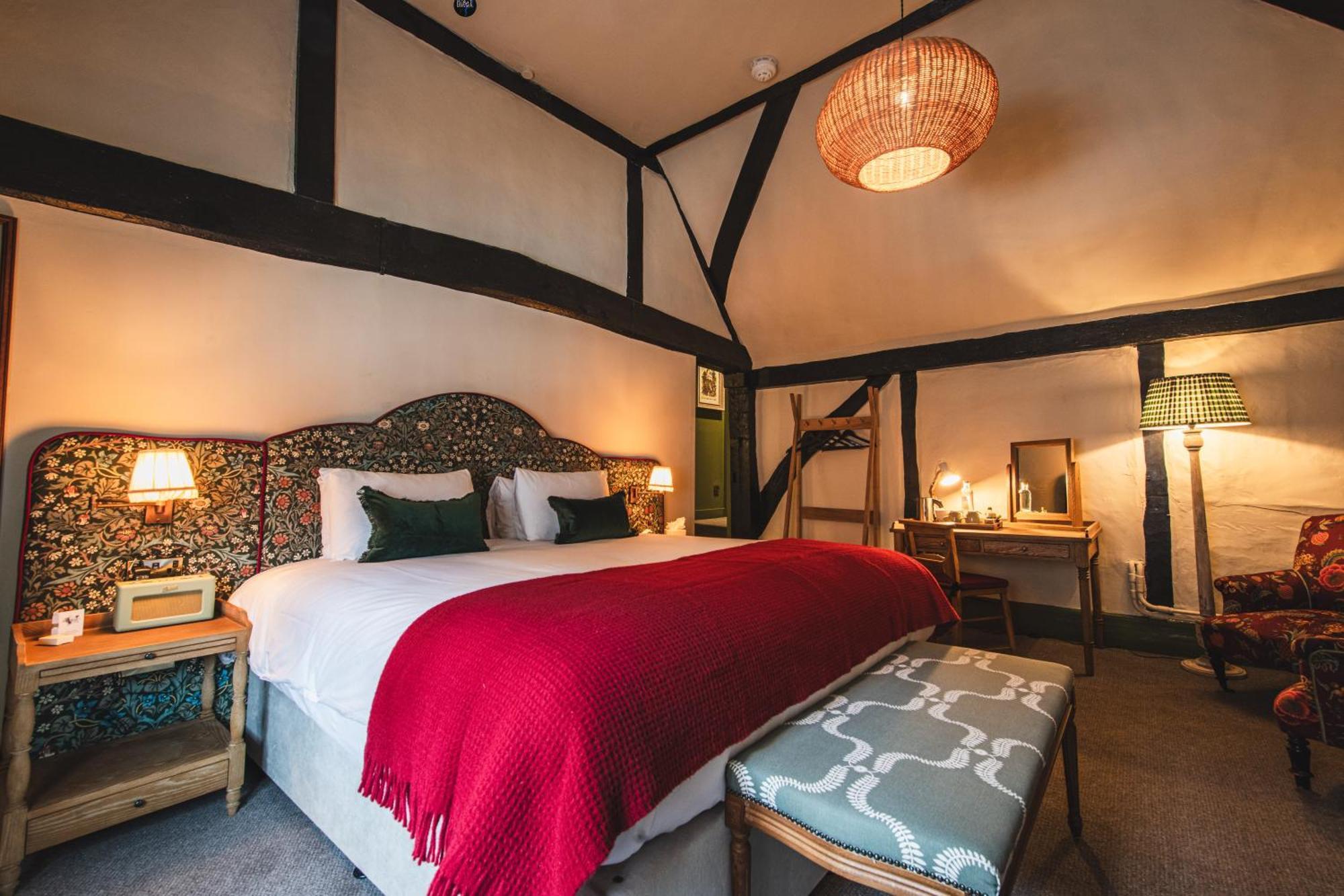 Bel And The Dragon-Odiham Hotel Exterior photo