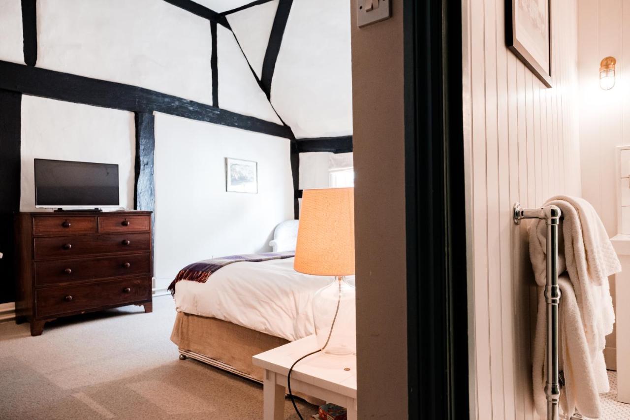 Bel And The Dragon-Odiham Hotel Exterior photo